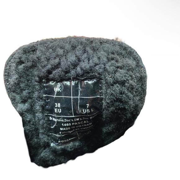 Dr. Martens 1460 Pascal 8 Eyelet Fleece Lined Wintergrip Combat Boots, Black - Picture 13 of 16